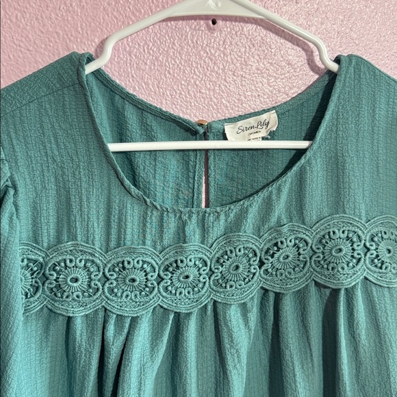 Siren Lily, Size 1X Elegant Green Women's Top - Picture 3 of 5